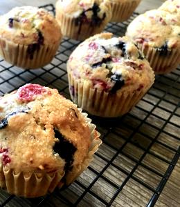 1 muffin (110 g) Berry Medley Muffins