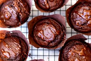 1 muffin (113 g) Triple Chocolate Filled Muffins