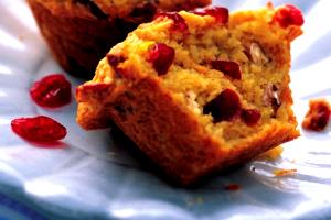 1 muffin (159 g) Cranberry Walnut Muffin