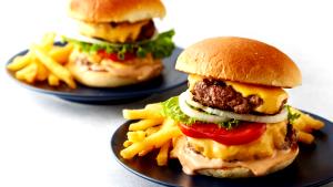 1 Oz Cheeseburger (Double Patty with Condiments and Vegetables)