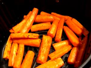 1 Oz Cooked Carrots (from Frozen, Fat Not Added in Cooking)