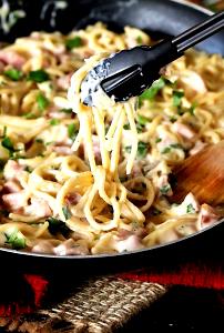 1 Oz Ham and Noodles with Cream or White Sauce (Mixture)