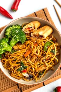 1 Oz Meatless Chow Fun Noodles with Vegetables