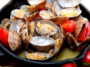 1 Oz Raw (yield After Cooking) Steamed or Boiled Clams