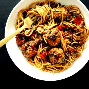 1 Oz Spaghetti with Tomato Sauce and Meatballs made with Spinach Noodles