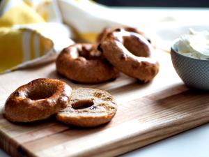 1 Oz Wheat Bagel with Raisins