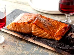 1 package (298 g) Spice Rub Salmon with Balsamic Glaze