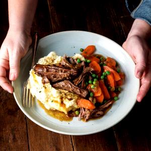 1 package (350 g) Pot Roast with Mashed Potatoes & Green Beans