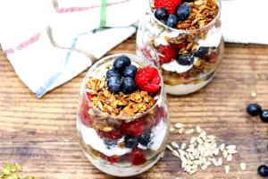 1 parfait (6.1 oz) Greek Yogurt & Honey Parfait