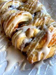 1 Pastry (4-1/4" Dia) Cinnamon Danish Pastry