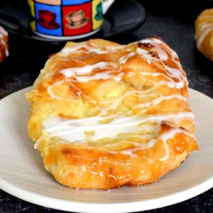 1 pastry (57 g) Cheese Danish with Icing