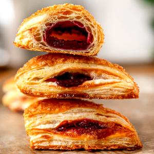 1 pastry (99 g) Cherry Turnover