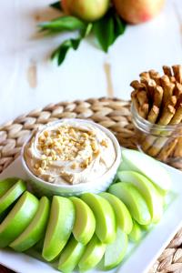 1 peanut butter dip & 1 celery bag (99 g) Celery with All Natural Peanut Butter