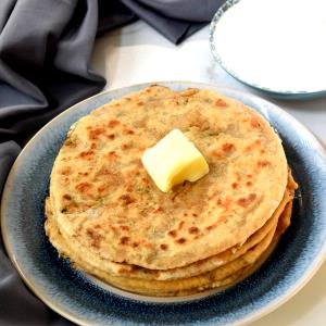 1 piece (125 g) Aloo Paratha