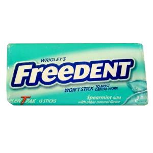 1 piece (3 g) Freedent Spearmint Chewing Gum