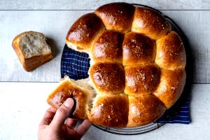 1 piece (85 g) Bread - Sourdough Roll