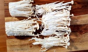 1 Piece Mushroom, Enoki, Raw