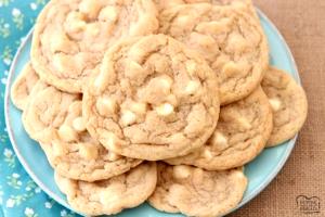 1 Piece White Chocolate Chip Cookies