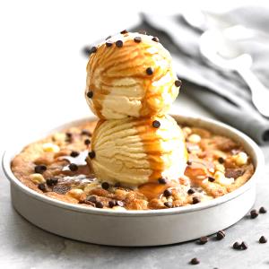 1 pizookie Mini Salted Caramel Pizookie