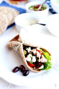 1 plate (6.3 oz) Chicken on Flatbread with Hummus