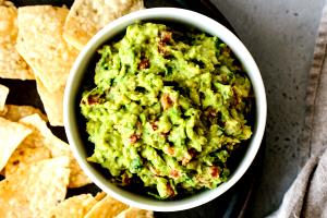 1 portion (28 g) Homemade Guacamole