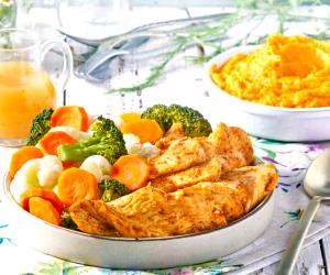 1 Portion Paprika Chicken With Vegetables And Mashed Sweet Potatoes