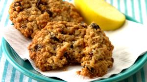 1 pouch (40 g) Muffins Old Fashioned Instant Oatmeal - Oatmeal Raisin Cookie