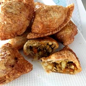 1 puff (70 g) Chicken Curry Puff