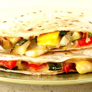 1 quesadilla (135 g) Roasted Vegetable & Artichoke Quesadilla