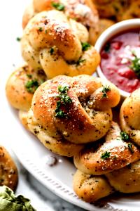 1 roll (38 g) Garlic Knots