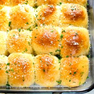 1 roll (38 g) Oven Baked Dinner Rolls - Garlic