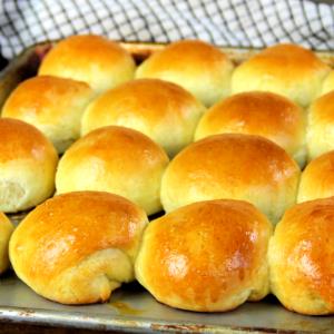 1 roll (43 g) Homemade Yeast Rolls