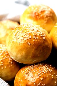 1 roll (50 g) Select Sandwich Rolls with Sesame Seeds