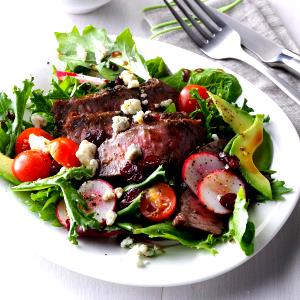 1 salad (170 g) Balsamic Beef Lunch Blend Salad