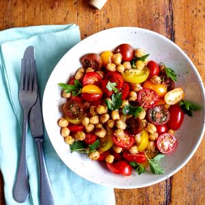 1 salad (170 g) Chickpea and Tomato Salad