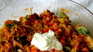 1 salad (258 g) Spicy Taco Salad