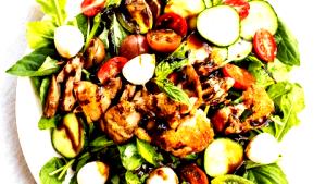 1 salad (434 g) Chicken Balsamic & Roasted Veggie Salad