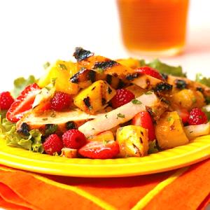 1 salad (542 g) Chicken and Fruit Salad