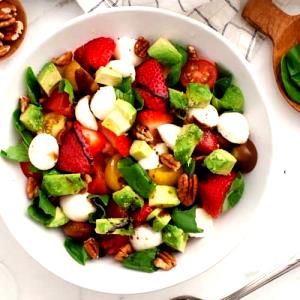 1 salad Strawberry & Pecan Salad