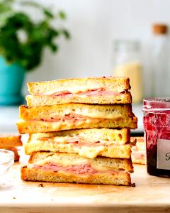 1 sandwich (116 g) Monte Cristo Sandwich