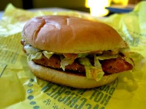 1 sandwich (148 g) Buffalo Ranch McChicken