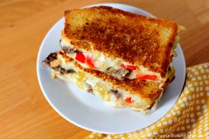 1 sandwich (195 g) Philly Steak Grilled Cheese Sandwich