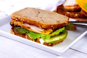 1 sandwich (233 g) Turkey Sandwich