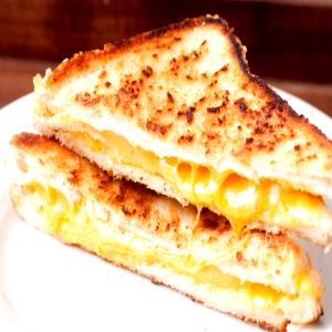 1 sandwich (240 g) 5-Way Grilled Cheese Sandwich