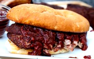 1 sandwich (278 g) BBQ Rib Sandwich