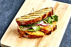 1 sandwich (299 g) Thai Peanut Chicken