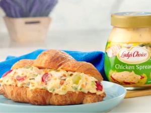 1 sandwich (390 g) Chunky Chicken Sandwich with Almonds (Large)