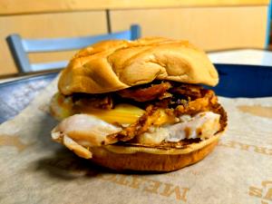 1 sandwich (413 g) Smokehouse Chicken Sandwich