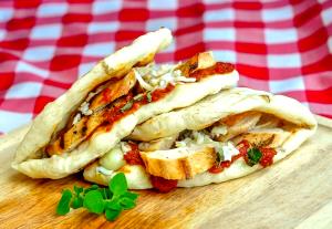 1 sandwich Chicken Marinara Flatbread Sandwich