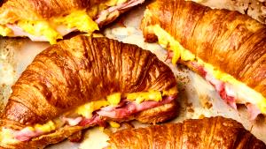 1 Sandwich Croissant Sandwich, Ham, Egg, Cheese